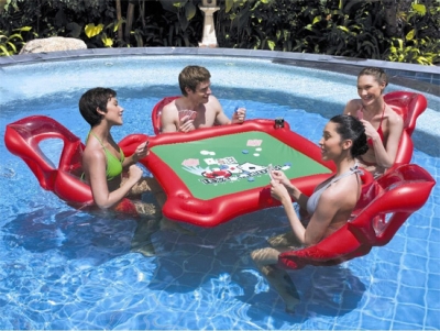 Pływający zestaw do gry w pokera